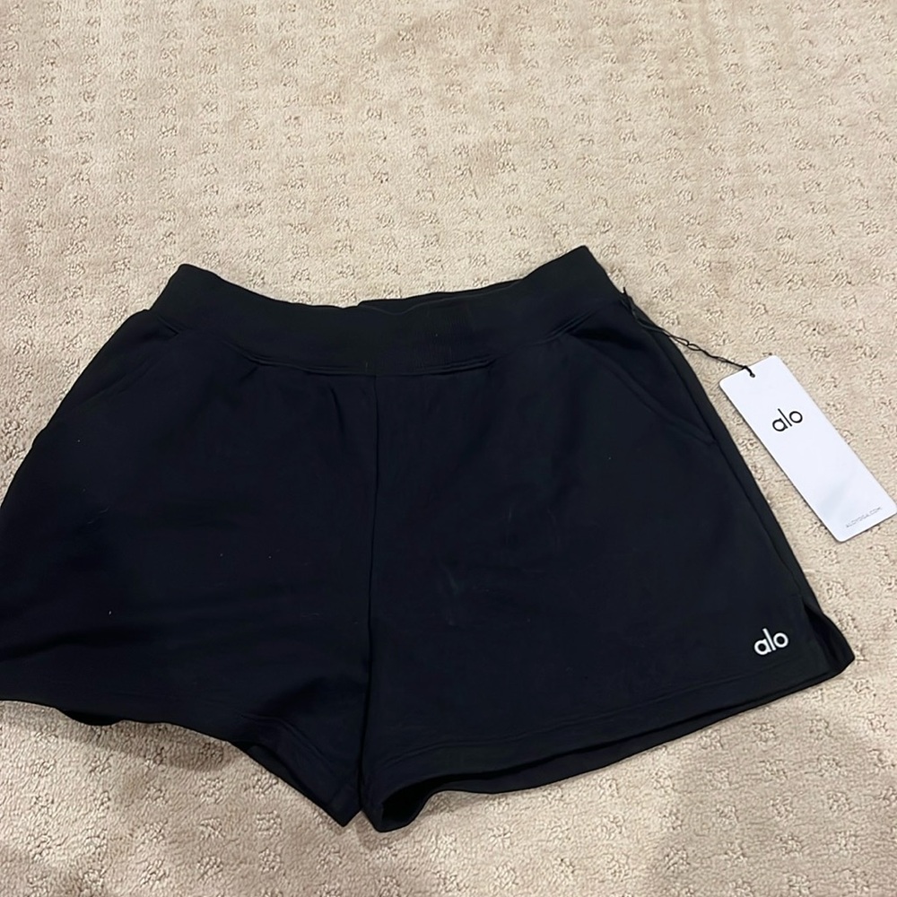 BRAND NEW NEVER WORN BLACK ALO SHORTS